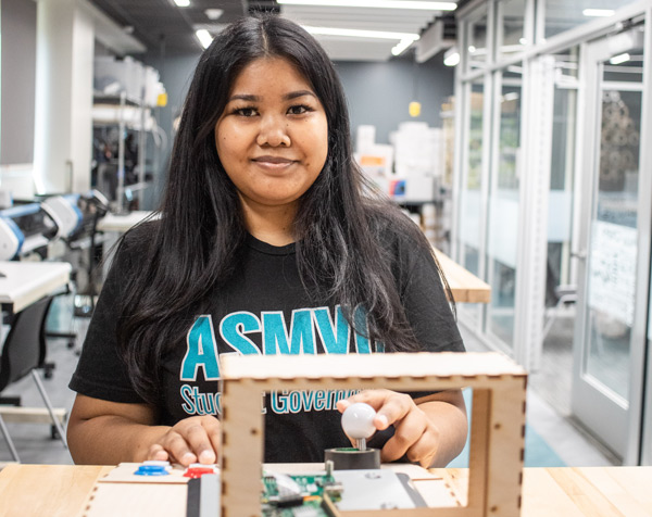 An MVC student tests robotics in the iMAKE Innovation Center